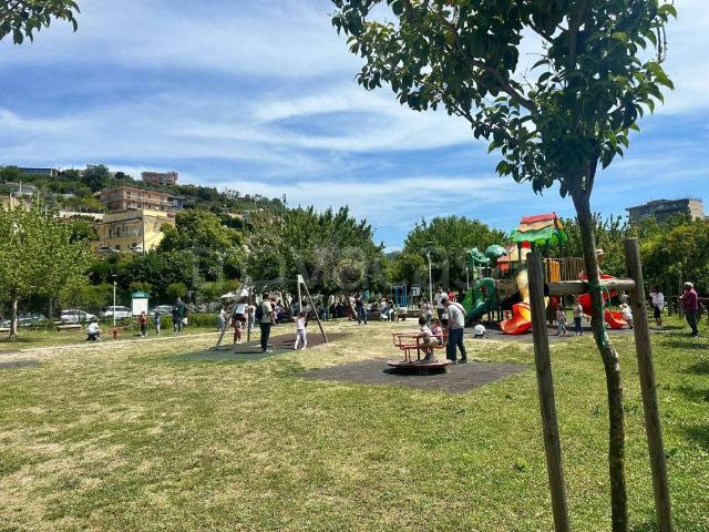 Trilocale in vendita a Napoli via Vicinale Angogna, Agnano