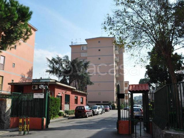 Trilocale in vendita a Napoli via Villa Bisignano, 11/e, Barra