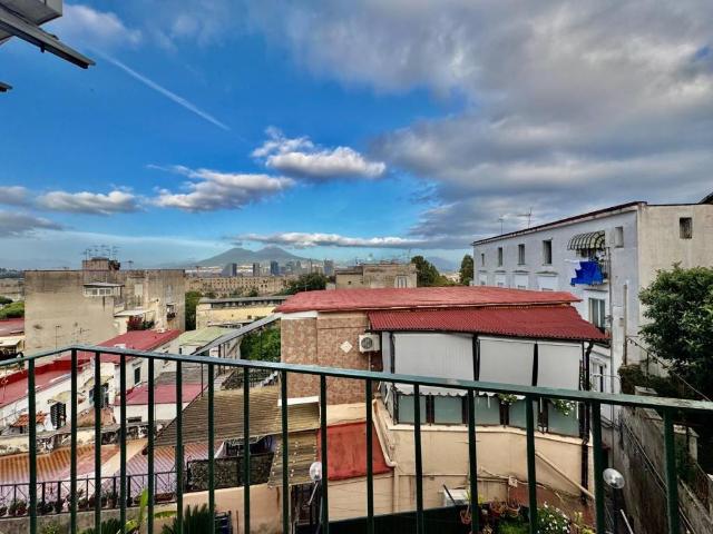 Trilocale in vendita a Napoli vico Paradisiello, San Carlo all'Arena