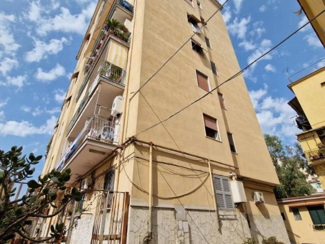Trilocale in vendita a Napoli vico Paradiso, 52, Monte Santo