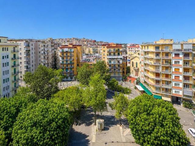 Trilocale in vendita a Napoli, Arenella