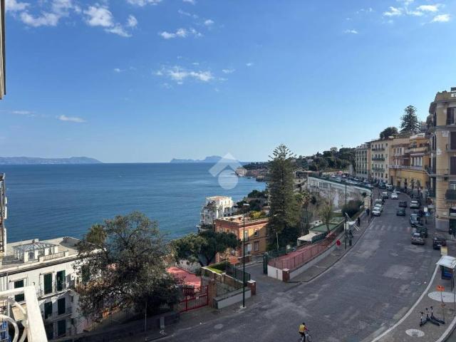 Trilocale in vendita a Napoli piazza s. Luigi, 14, Posillipo