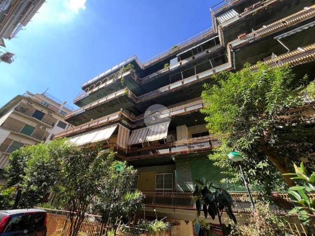 Trilocale in vendita a Napoli, San Carlo all'Arena