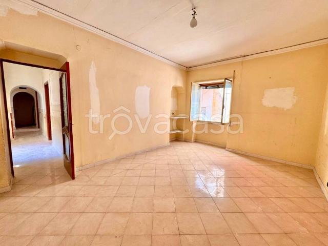 Trilocale in vendita a Napoli, Sanità
