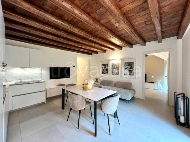Trilocale in vendita a Nembro via Benigno Crespi