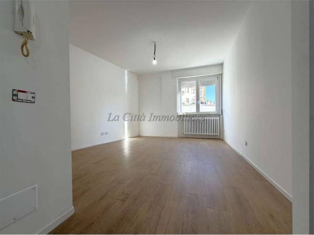Trilocale in vendita a Novara via Pasquali, 24, San Martino