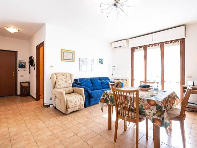 Trilocale in vendita a Oggiono via c. A. Dalla Chiesa 4