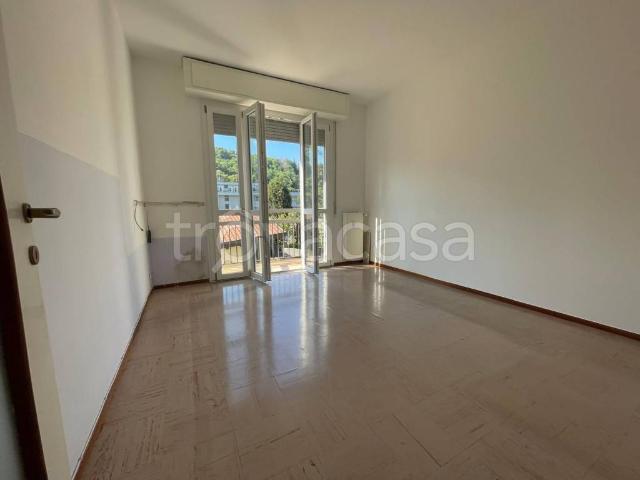 Trilocale in vendita a Oggiono via Lazzaretto, 54