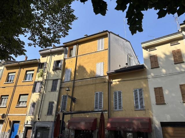 Trilocale in vendita a Oltretorrente, Parma