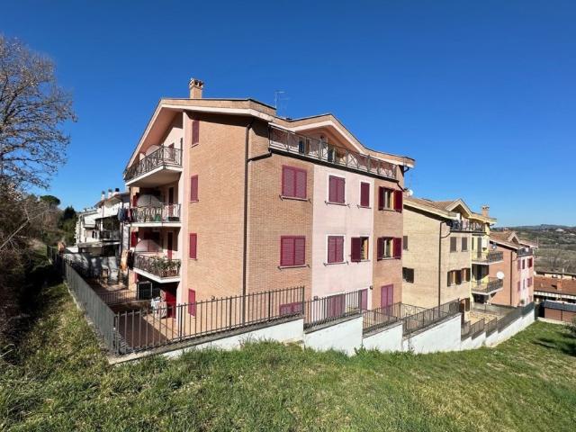 Trilocale in vendita a Orte