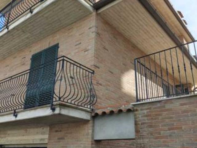 Trilocale in vendita a Ostra Vetere