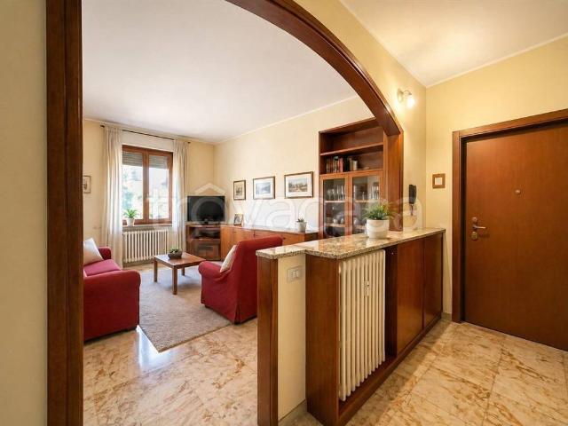 Trilocale in vendita a Busto Arsizio via Fratelli Ruffini, 9, Madonna Regina