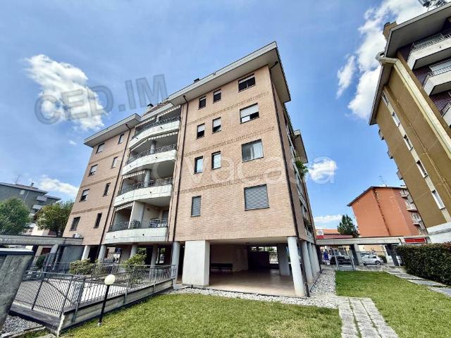 Trilocale in vendita a Busto Arsizio viale Montello, 30, San Michele
