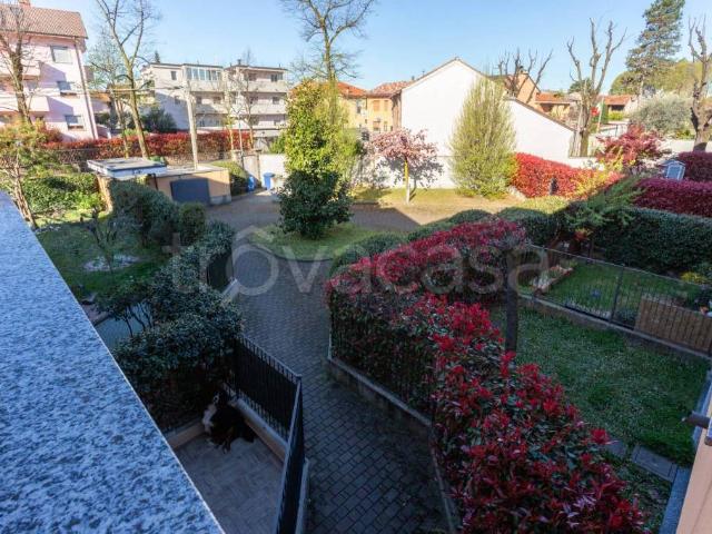 Trilocale in vendita a Busto Garolfo viale dei Tigli