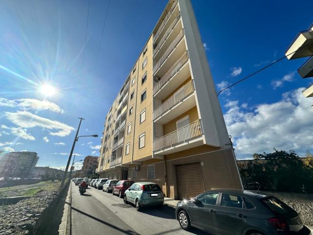 Trilocale in vendita a Barcellona Pozzo di Gotto