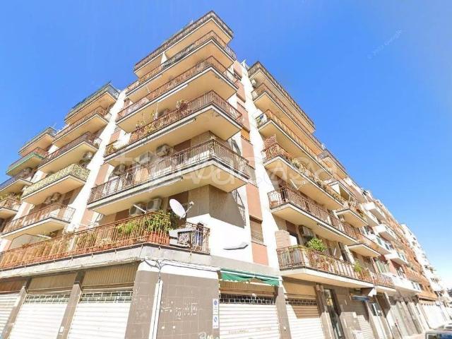 Trilocale in vendita a Bari via Davide Lopez, Libertà