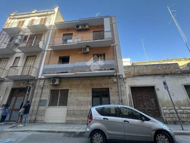 Trilocale in vendita a Bari via Pasquale Paoli, 26, Libertà