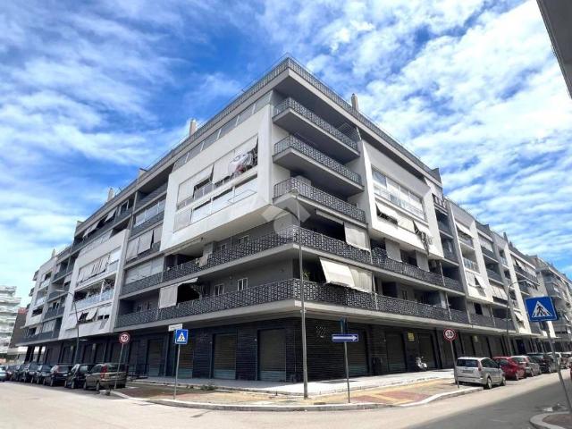Trilocale in vendita a Barletta viale Carlo Maria Giulini, Zona 167 Parco degli Ulivi