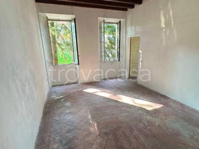 Trilocale in vendita a Barzanò via Roma, 46