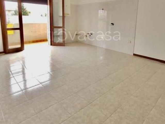 Trilocale in vendita a Battaglia Terme via Mohringen, 8