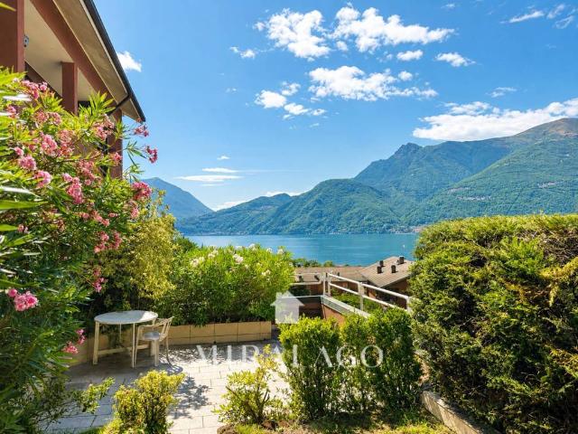 Trilocale in vendita a Bellano via Villaggio Giardino