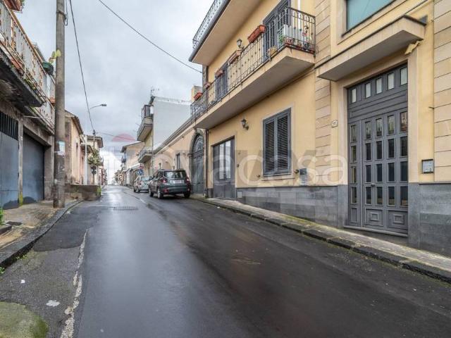 Trilocale in vendita a Belpasso via II Traversa, 95