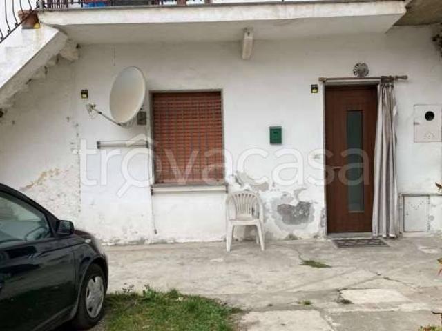 Trilocale in vendita a Besnate via Milius