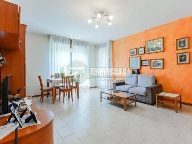 Trilocale in vendita a Bernareggio