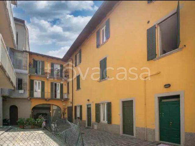 Trilocale in vendita a Bergamo via Giuseppe Garibaldi, Centro
