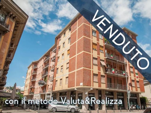 Trilocale in vendita a Bergamo via Vittore Ghislandi, Borgo Palazzo