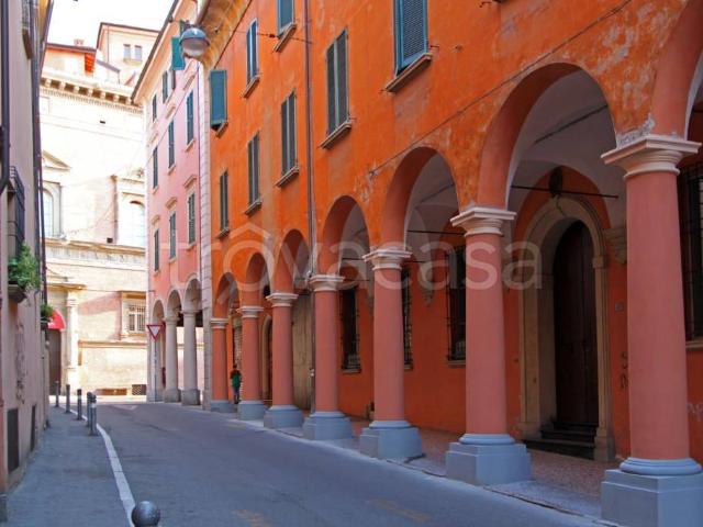 Trilocale in vendita a Bologna via Nosadella, 40, Saragozza dentro le Mura