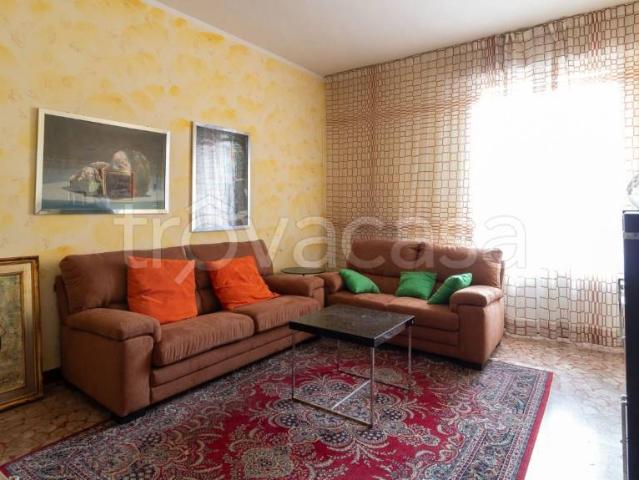 Trilocale in vendita a Bologna via Adelaide Ristori, San Donato