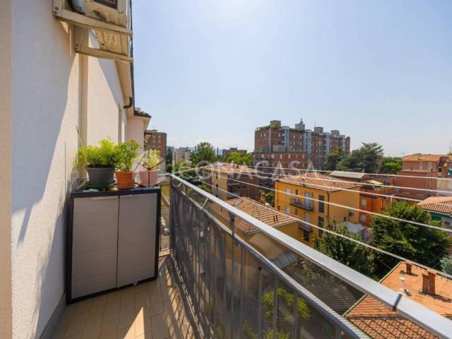 Trilocale in vendita a Bologna via Armando Spadini, 9, Santa Viola