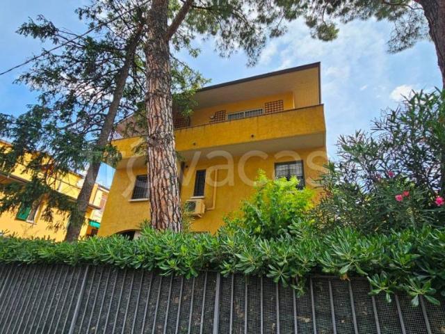 Trilocale in vendita a Bologna via Emilia Levante, Mazzini Fossolo