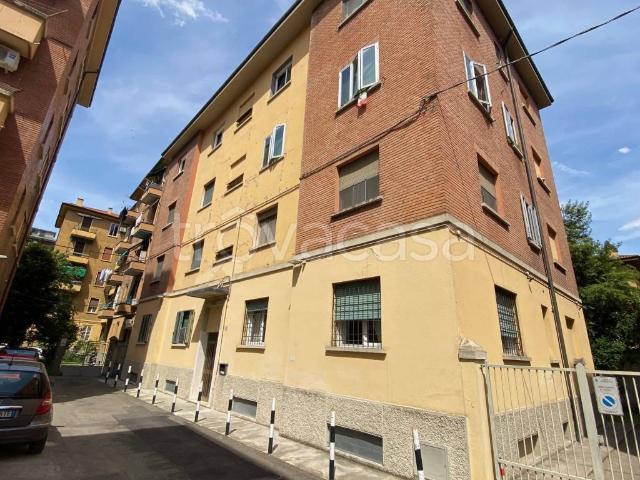 Trilocale in vendita a Bologna via Franco Bolognese, 29, Bolognina