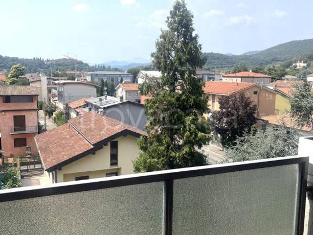 Trilocale in vendita a Brescia, Sant'Anna