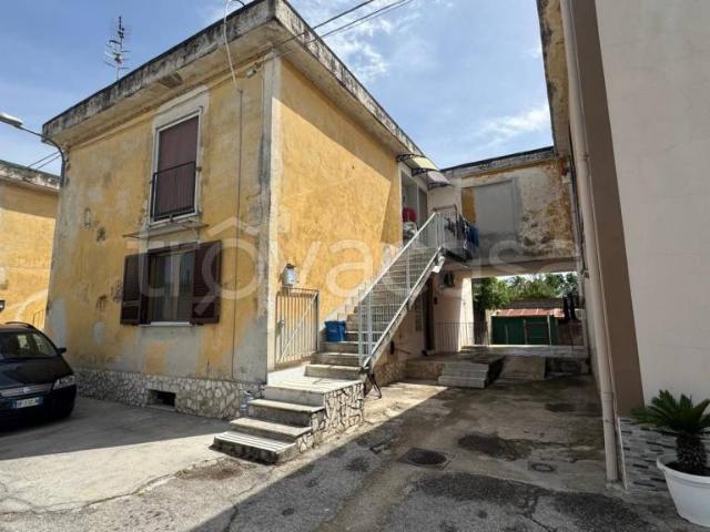 Trilocale in vendita a Camposano via Abbadia, 3