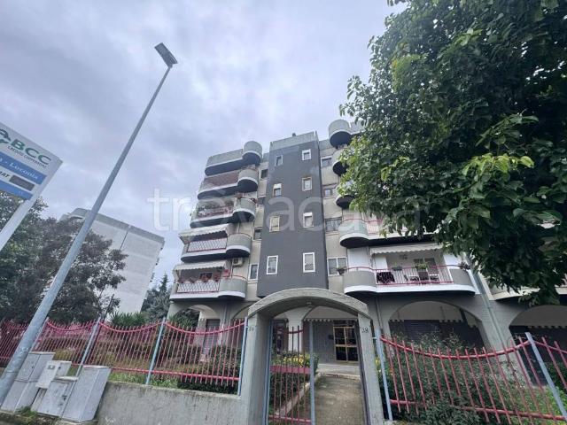 Trilocale in vendita a Canosa di Puglia via Giovanni Falcone