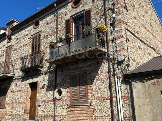 Trilocale in vendita a Casali del Manco corso Umberto