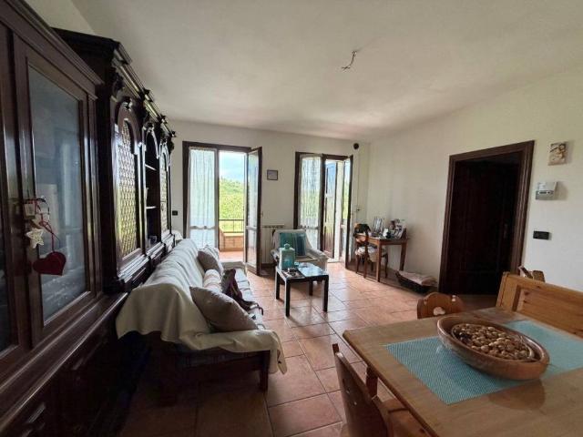 Trilocale in vendita a Casina