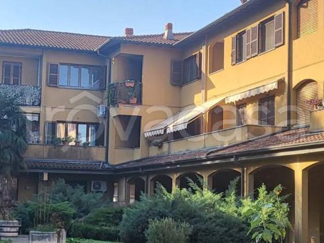 Trilocale in vendita a Castano Primo via Acerbi