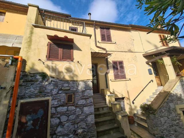 Trilocale in vendita a Castellina Marittima via Urbano Rattazzi