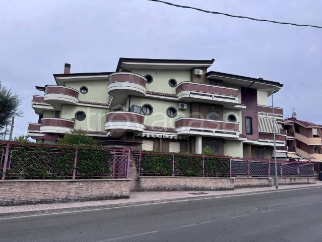 Trilocale in vendita a Castello di Cisterna via Selva, 79