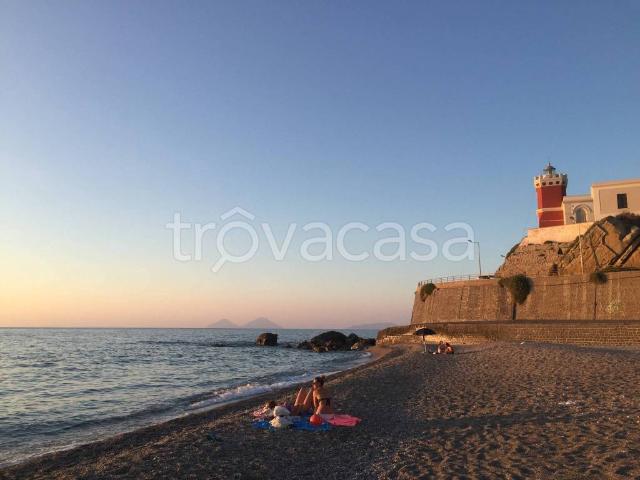 Casa indipendente in vendita a Capo d'Orlando via Saint Bon, 24