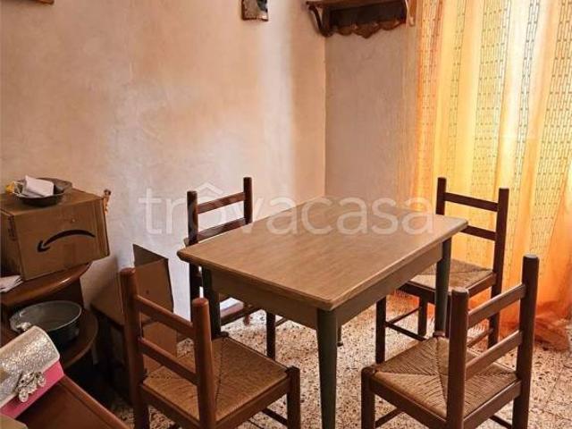 Trilocale in vendita a Carrara via tarnone