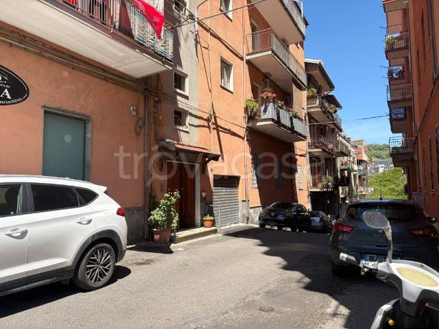 Trilocale in vendita a Catania via Vincenzo Gemito, Barriera Leucatia