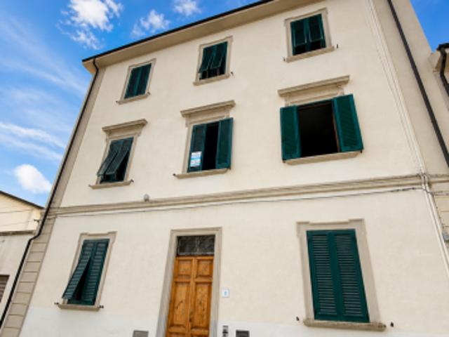 Trilocale in vendita a Cecina