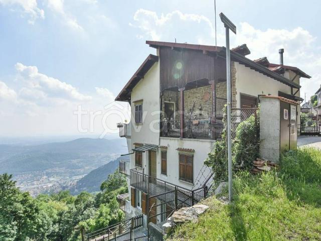 Trilocale in vendita a Cernobbio via Per II Bisbino