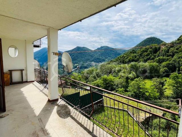 Trilocale in vendita a Cerano d'Intelvi via Restaù, 11, Veglio