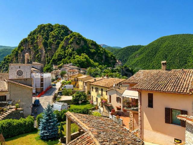 Trilocale in vendita a Cerreto di Spoleto, Ponte